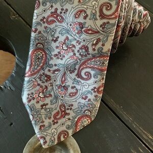 Oscar de la Renta Gray/Red/Blue Floral Paisley Silk Tie
